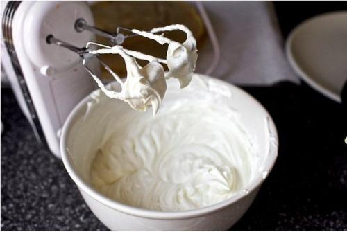 Блинный торт из бананов с йогуртом и глазурью из грецкого ореха. 04 Блинный торт из бананов с йогуртом и глазурью из грецкого ореха. 04