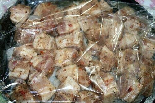 Шашлык в духовке на луковой подушке. 04