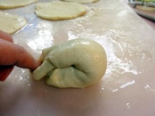 Сахарная плюшка.  В детстве я обожала эти плюшки. 04