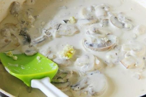 Спагетти с грибами в сливочном соусе. 04