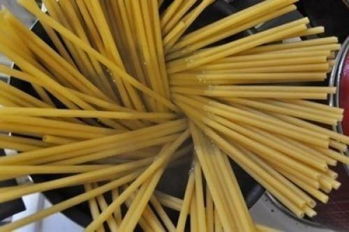 Макаронная запеканка.  Ингредиенты: 03