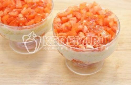 Салат с красной рыбой.