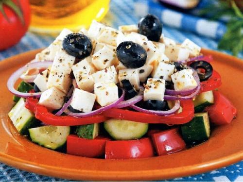 Греческий салат (греческая кухня).