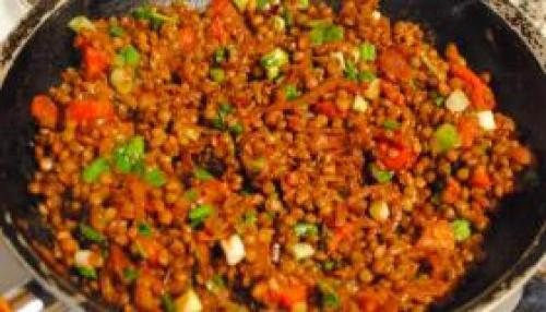 Чечевица с луком и помидорами. 07