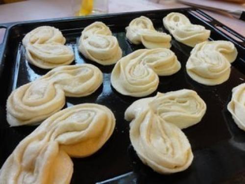 Сахарная плюшка.  В детстве я обожала эти плюшки. 07