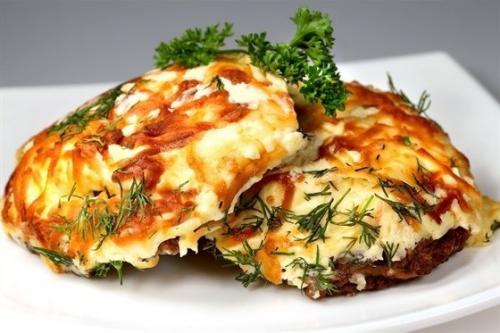 Мясо по-французски.  На 1 кг Филе свинины: