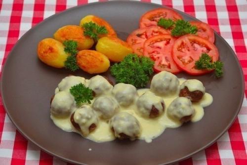 Мясные шарики из говяжьего фарша под сливочным соусом?