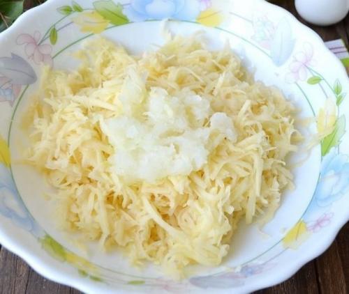 Драники. Ингредиенты: Крупный картофель - 5 шт. 01 Драники. Ингредиенты: Крупный картофель - 5 шт. 01