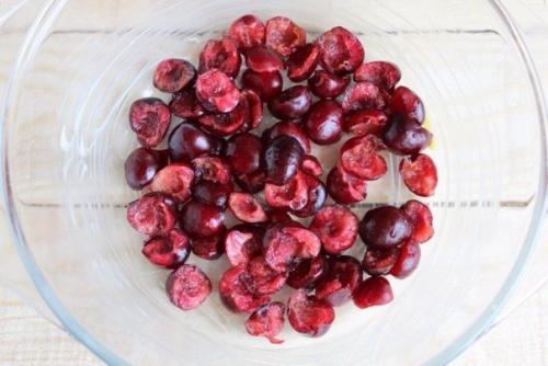 Шоколадный клафути с черешней. 04