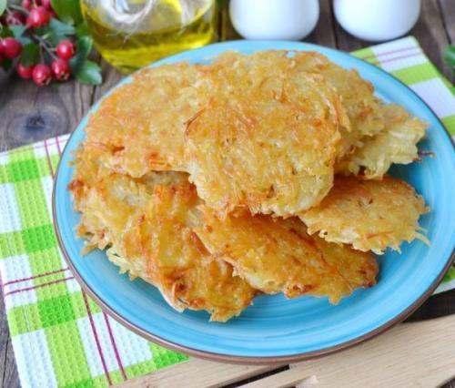 Драники. Ингредиенты: Крупный картофель - 5 шт. Драники. Ингредиенты: Крупный картофель - 5 шт.