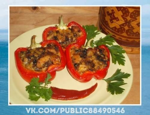 Пальчики оближешь. Перцы, фаршированные курицей и грибами. Пальчики оближешь. Перцы, фаршированные курицей и грибами.
