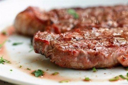 Антрекот по-бретонски.  Ингредиенты: