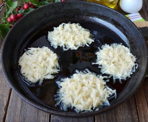 Драники. Ингредиенты: Крупный картофель - 5 шт. 03 Драники. Ингредиенты: Крупный картофель - 5 шт. 03