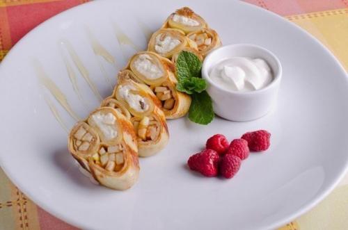 Блины с творогом и фруктами. 08