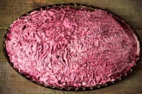 Салат Скумбрия под Шубой. 05