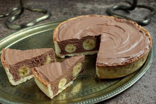 Вкуснейший торт с бананами и шоколадным муссом.