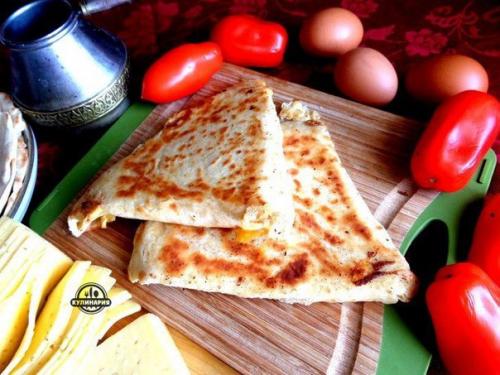 Ёка, армянская закуска из лаваша. Ёка, армянская закуска из лаваша.