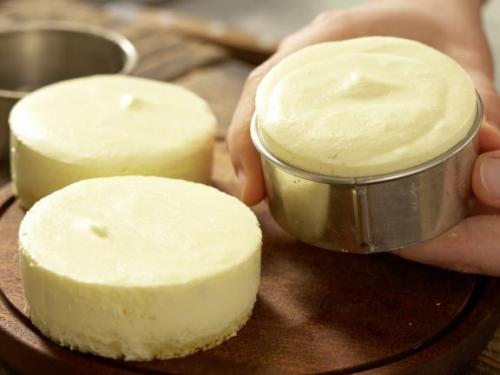 Бисквитные тортики с сливочным кремом. 09