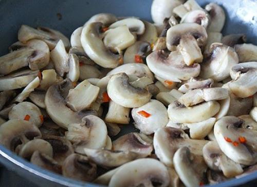 Шампиньоны Пикантные.  Закуска из грибов - что может быть проще? 02