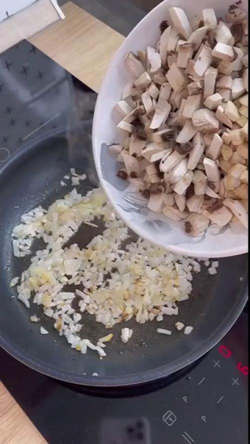 Очень аппетитные и нежные котлетки. 01