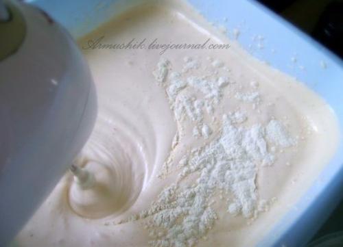 Высокий, нежный бисквит для торта (без духовки). 04