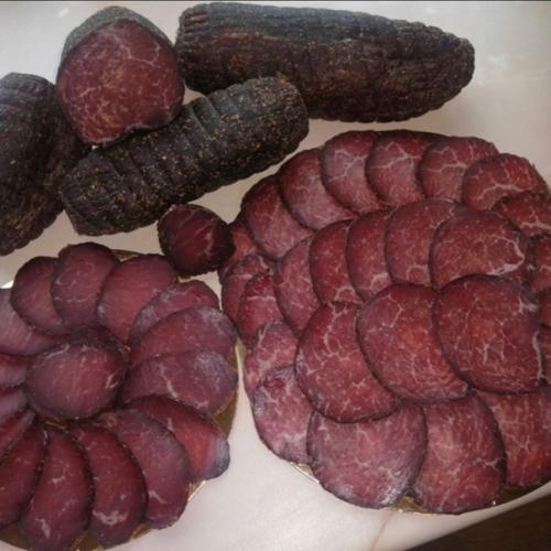 Брезаола - единственный вид итальянской колбасы, который готовят только из говядины.