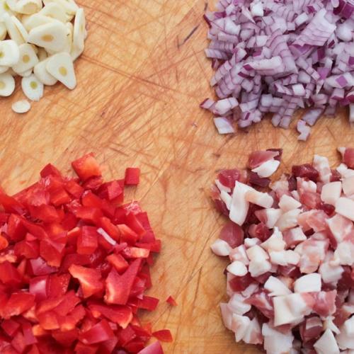 Паэлья с морепродуктами в голландской печи на гриле. 05