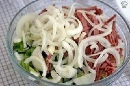 Полезная и легкая кабачковая икра: хороший вариант для перекуса?   Ингредиенты:   Кабачки 1500 г?  Морковь 300 г?  Помидоры красные 400 г? 04