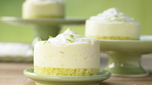 Бисквитные тортики с сливочным кремом.