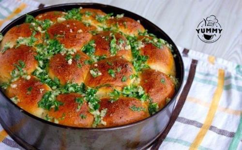 Пампушки к борщу за 20 минут. Пампушки к борщу за 20 минут.