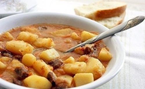 Мы готовим блюдо, как в советском детском саду.  