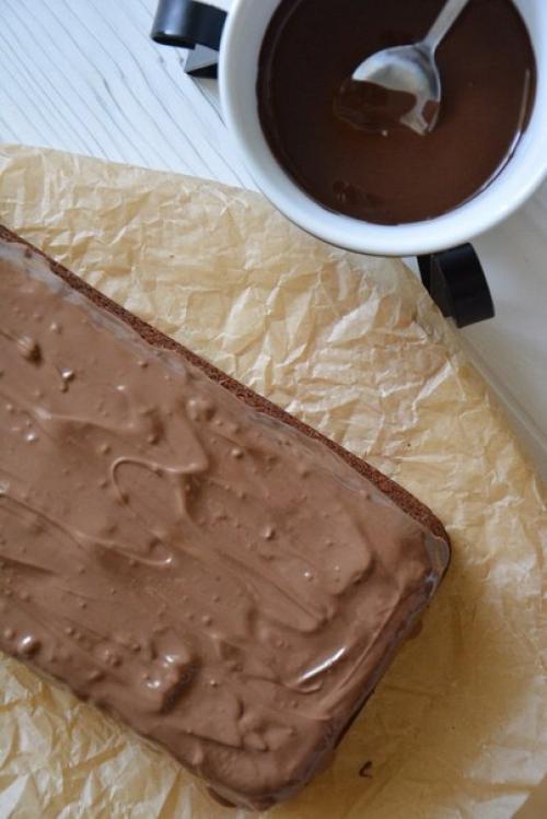 Ванильный кекс с влажной шоколадной начинкой. 07