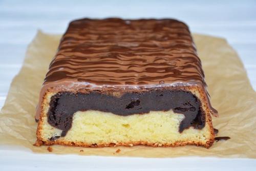 Ванильный кекс с влажной шоколадной начинкой. 09