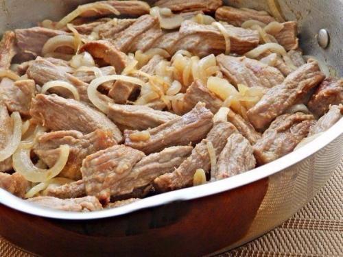 Мясо тушеное со сметанкой. 03