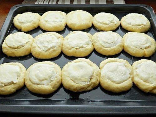 Дoмашние ватрушки с творогом. Дoмашние ватрушки с творогом.