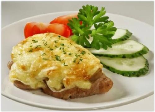 Мясо по-французски с майонезом. Мясо по-французски с майонезом.