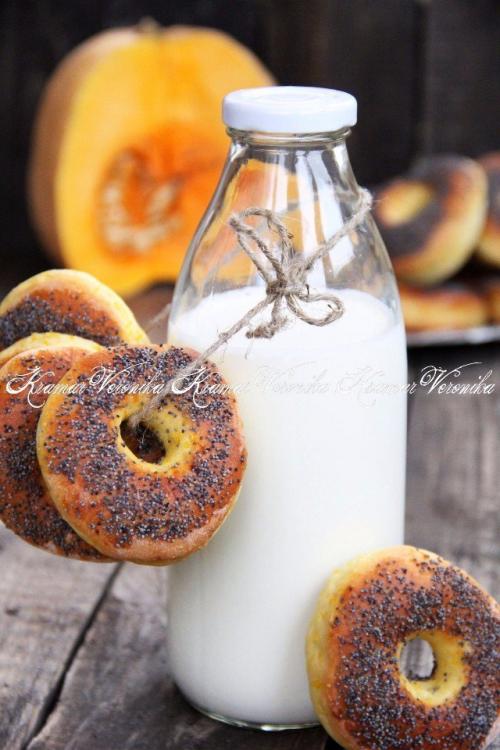 Тыквенные бублики.  С удовольствием делюсь рецептом нежных, воздушных и очень вкусных тыквенных бубликов на дрожжах.