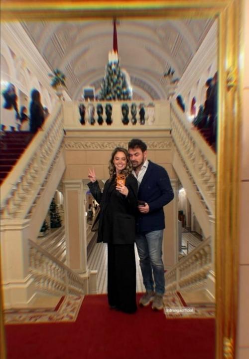 Агата муцениеце снова радует своих поклонников яркими и душевными совместными снимками с мужем!  