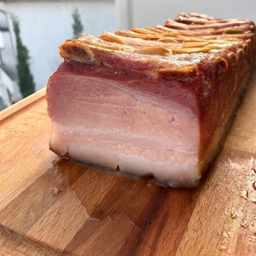 Сало в пакетах - очень вкусно .

