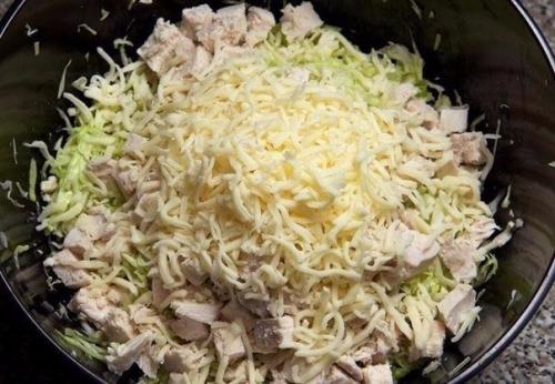 Салат из свежей капусты с курицей. 04