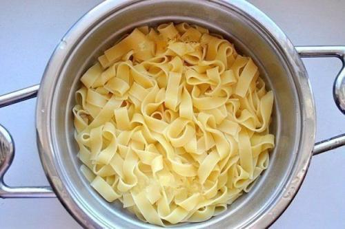 Вкуснейший лагман.  Лагман - популярное среднеазиатское национальное блюдо, а если точнее, то просто густой суп. 05