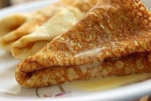 Тоненькие заварные блины на молоке.
