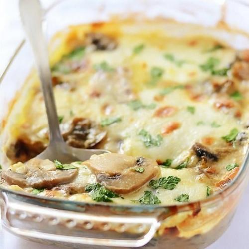 Куриная запеканка с грибами и сыром: правильный ужин!