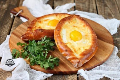 Хачапуры по аджарски.