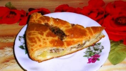 Быстрый пирог из простых продуктов.