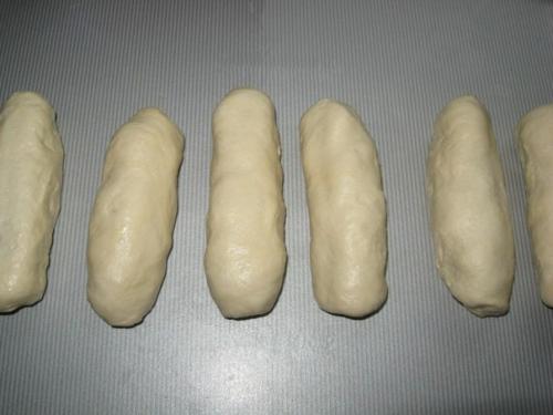 Тесто на сосиски в тесте жареные в масле. Жареные сосиски в тесте.