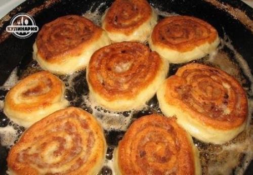 Шанежки с мясом.