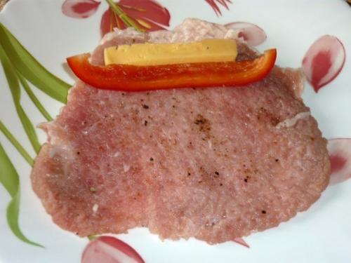 Мясные рулетики.  Ингредиенты: 03