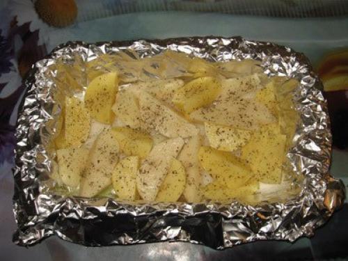 Куриные голени с картошкой в фольге в духовке. 01 Куриные голени с картошкой в фольге в духовке. 01
