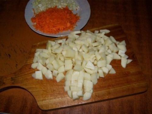 Горячий сырный суп с колбасой. 01